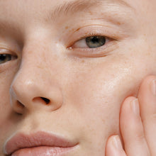 Load image into Gallery viewer, Madara Botanic Niacinamide Alternative 5-in-1 Serum