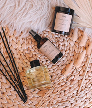 Load image into Gallery viewer, DOAP Beauty Fresh Cotton & Waterlily Candle